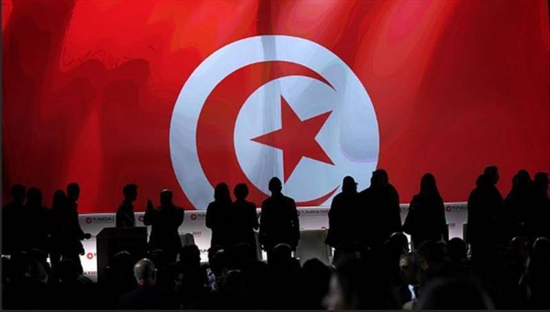 تونس: نهاية دراماتيكية للانتقال الديمقراطي وإعلان “دولة الخليط”