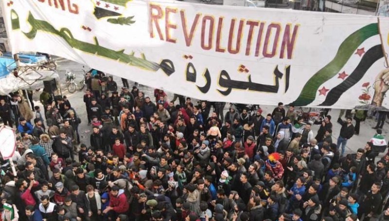 الثورة السورية: بوح أصدقاء في غرفة “واتس آب”