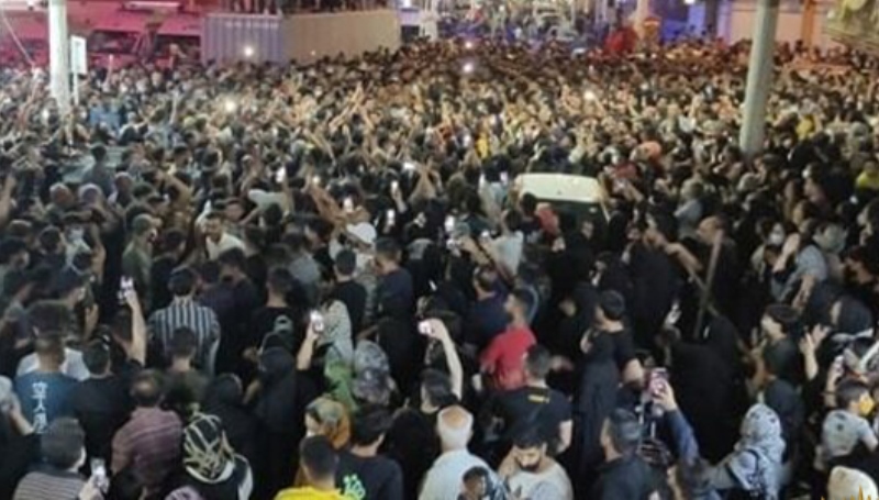 إيران: تظاهرات تضامناً مع آبادان