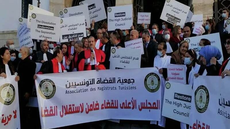 تونس: قيس سعيّد يجهز على مجلس القضاء