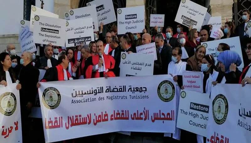 تونس: قيس سعيّد يجهز على مجلس القضاء