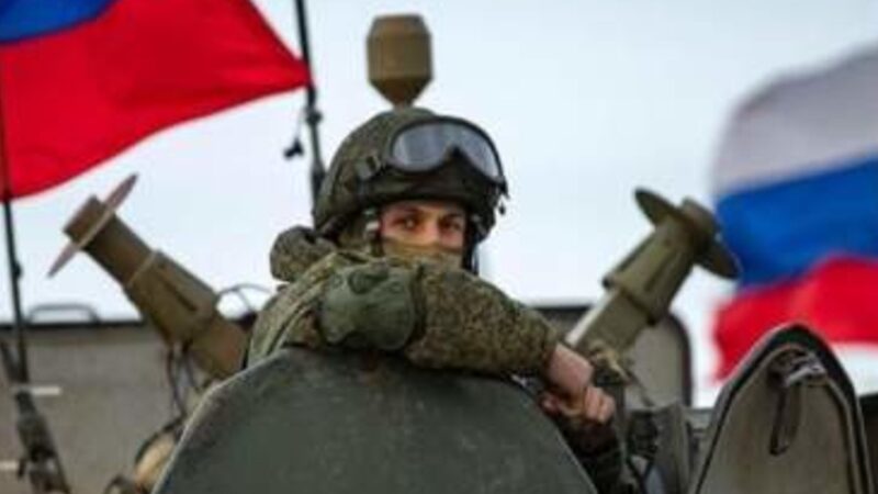 اليوم الـــ 99 للحرب: تدريبات نووية في روسيا وبايدن يزود كييف بالصواريخ