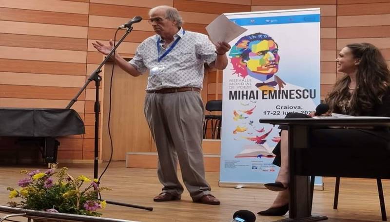 الشاعر المغربي محمد بنطلحة يتوج بجائزة عالمية