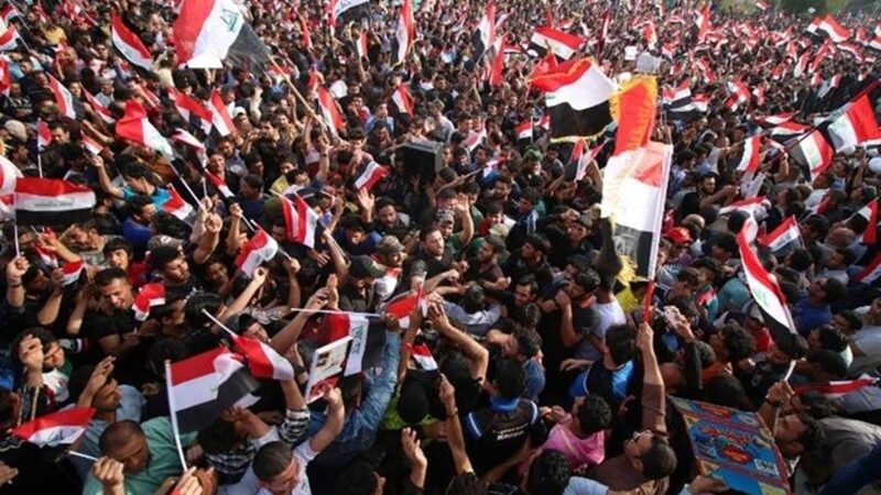 العراق: تظاهرات لرفض ترشيح السوداني واقتحام بوابة البرلمان