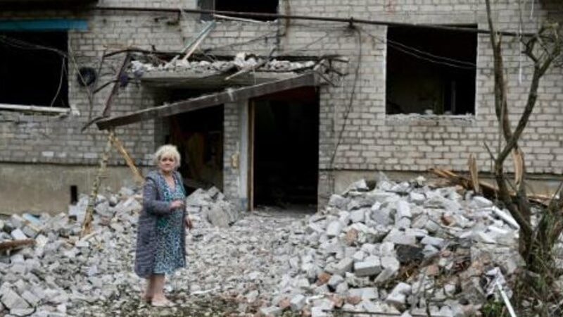 اليوم الــ 138 للحرب: 15 قتيلا بتدمير مبنى سكني في دونيتسك