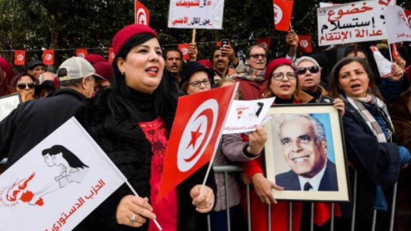 تونس: “الدستوري” يمهل سعيد 72 ساعة لإعلان الشغور في الرئاسة