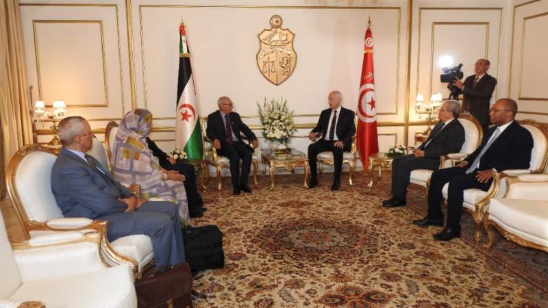 المغرب يستدعي سفيره من تونس بعد استقبال سعيد للبوليساريو