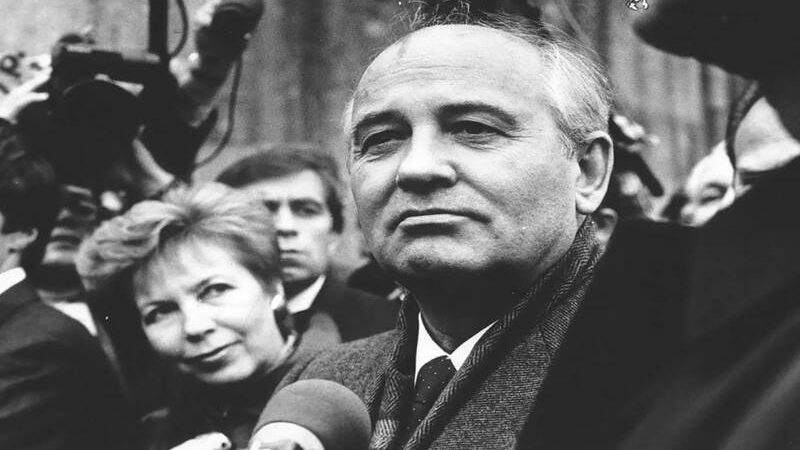 وداعا غورباتشوف: أول رئيس دولة ضحية انقلابين متزامنين