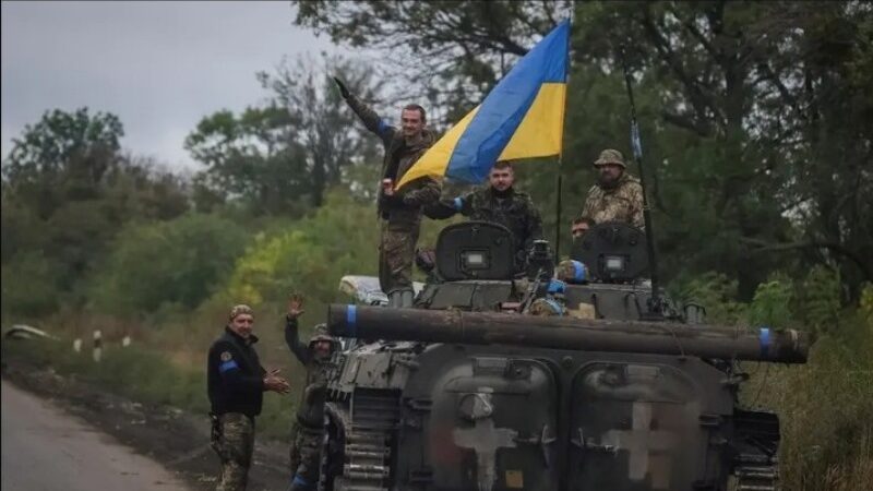 اليوم الــ 208 للحرب: زيلنيسكي يعد بتحرير كل أراضي أوكرانيا وروسيا تستهدف البنى التحتية