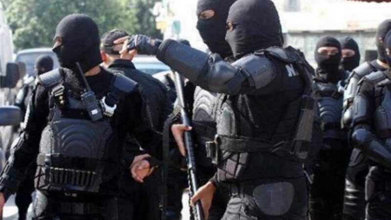 تونس: قوات الشرطة تفض اعتصامات النقابات الامنية بالقوة