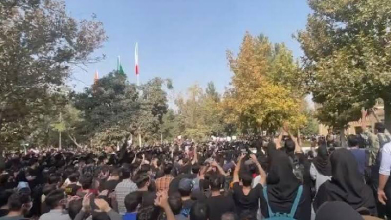 إيران: انتفاضة الطلاب تتصاعد