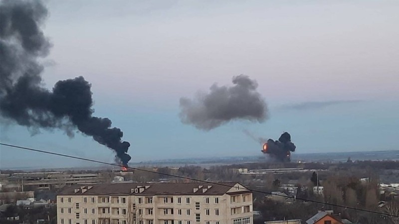 اليوم 235 للحرب: قصف مطار بيلغورود .. وزيلنيسكي يؤكد خطورة الوضع في دونيستك ولوغانسك