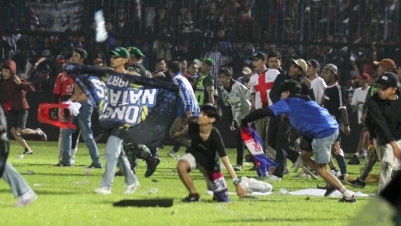 أندونيسيا: 125 قتيل في ملعب كانجوروهان .. ولا أحد يعرف ما جرى