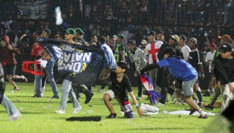 أندونيسيا: 125 قتيل في ملعب كانجوروهان .. ولا أحد يعرف ما جرى