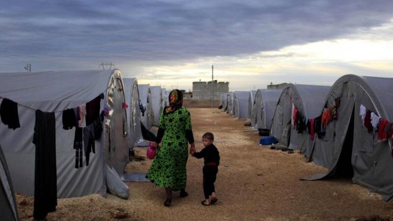 عن “وقف المساعدات” للسوريين في لبنان: من الضعيف للأكثر ضعفا
