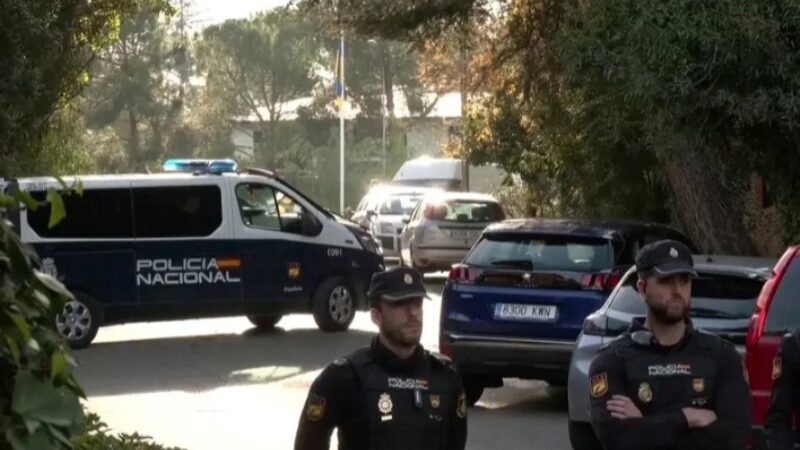 انفجار رسالة يصيب موظفة في سفارة أوكرانيا بمدريد