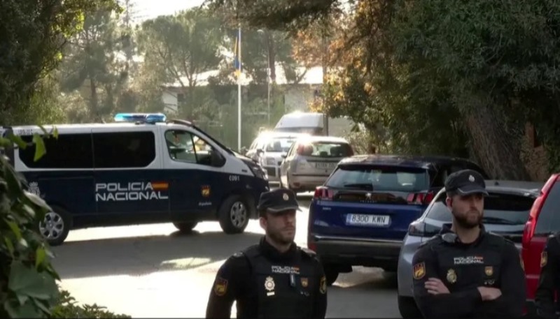 انفجار رسالة يصيب موظفة في سفارة أوكرانيا بمدريد