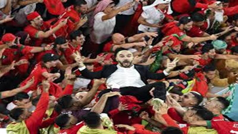 عن الرياضة والسياسة والجماهير من خلال “أنشودة” المنتخب المغربي في مونديال قطر