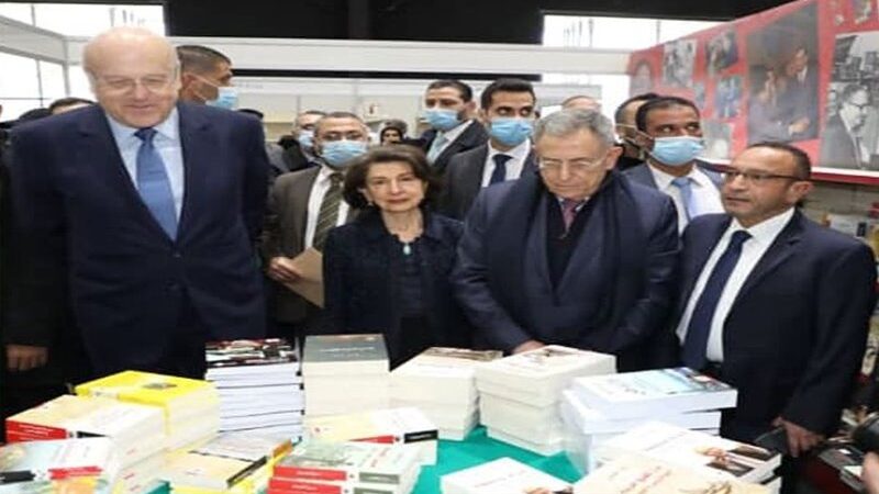 معرض الكتاب في بيروت يعود بعد ثلاث سنوات من الغياب والإقبال مفاجىء