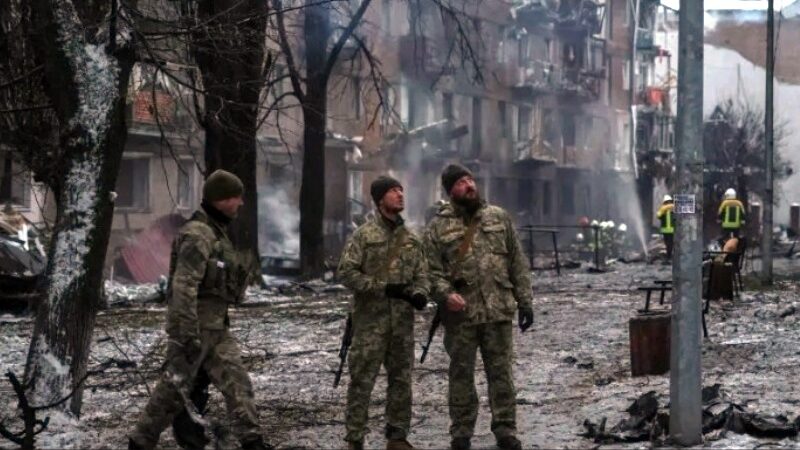 اليوم 337 للحرب: اوكرانيا تستعد للمواجهة في الجنوب .. والغرب مستمر بتزويدها بالدبابات
