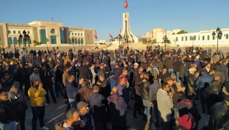 تونس: توقف حركة النقل واتحاد الشغل يهدد بالشوارع