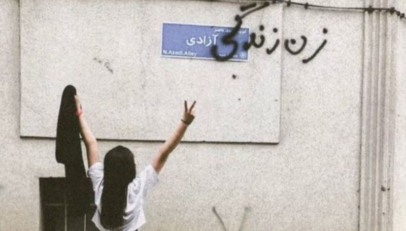 في مرسوم للشرطة “خلع الحجاب” في إيران جرم صريح