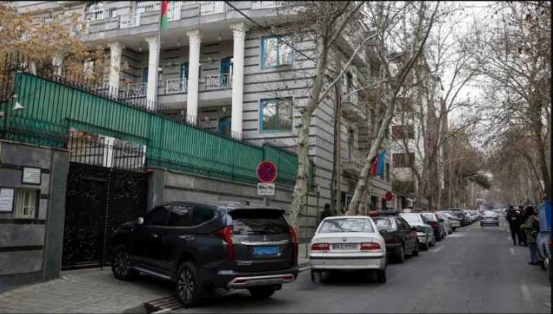 هجوم على السفارة الأذربيجانية في طهران يقتل رئيس الأمن