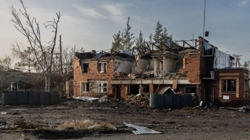 اليوم 313 للحرب: روسيا تنتقم بقصف قاعدة درودجوفكا