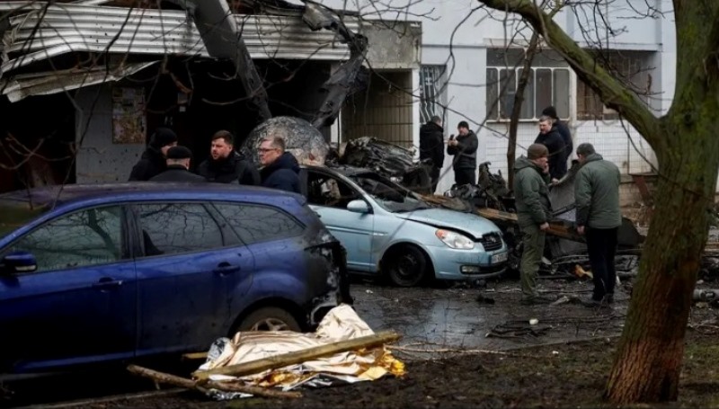 وزير الداخلية ومسؤولين قتلى بتحطم مروحية في كييف