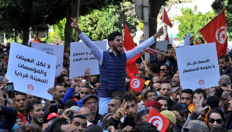 تونس:  الطيوبي يؤكد رفض بيع مكاسب البلاد