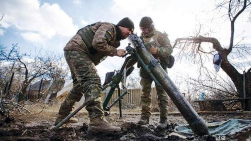 اليوم 411 للحرب: كييف تنفي محاصرة قواتها في باخموت وروسيا تؤكد لا خلاف بين القادة