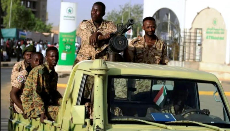 السودان: الاشتباكات مستمرة والبرهان يعفي دقلو من مجلس السيادة