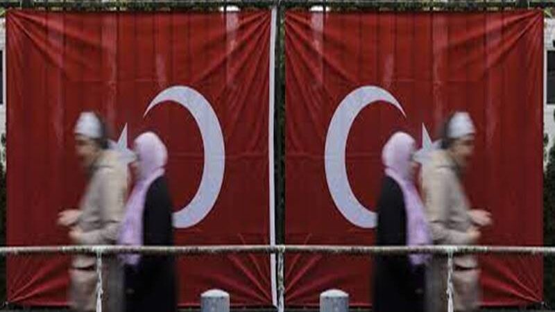 تركيا والاختيار بين اثنين..
