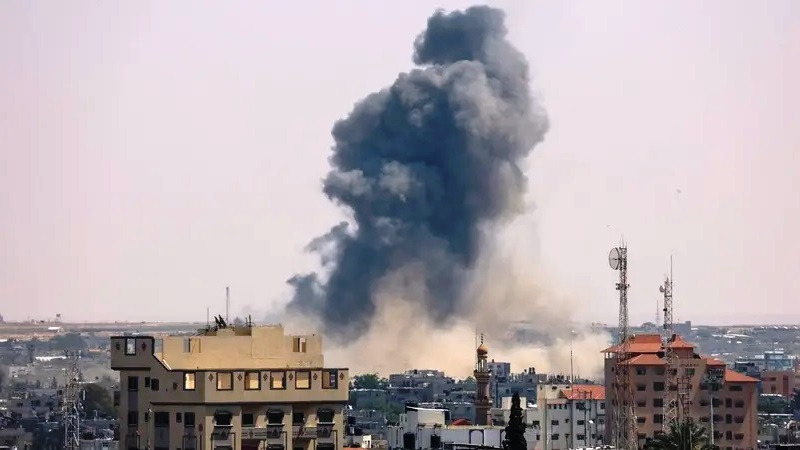 الصواريخ تعطل الملاحة في “بن غوريون” واسرائيل توافق على وقف النار