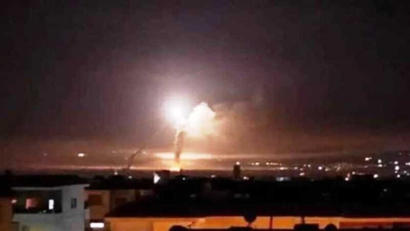 اسرائيل تقصف مستودعات ميليشيات إيران في محيط دمشق