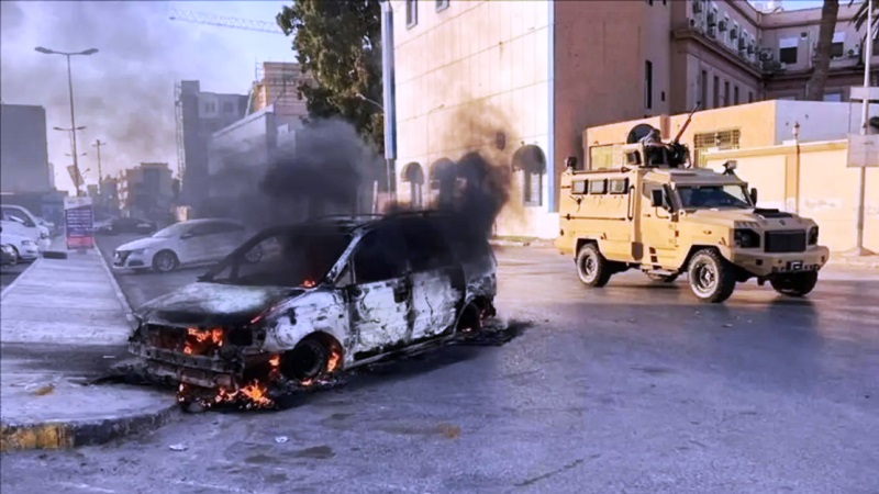 اشتباكات في ليبيا .. وقوات الــ 444 تهدد بحرق الاخضر واليابس اذا لم يطلق قائدها