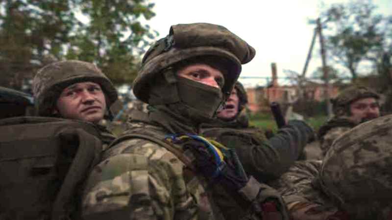 ستولنبيرغ في كييف والجيش الاوكراني يتصدى لهجوم روسي شرقا