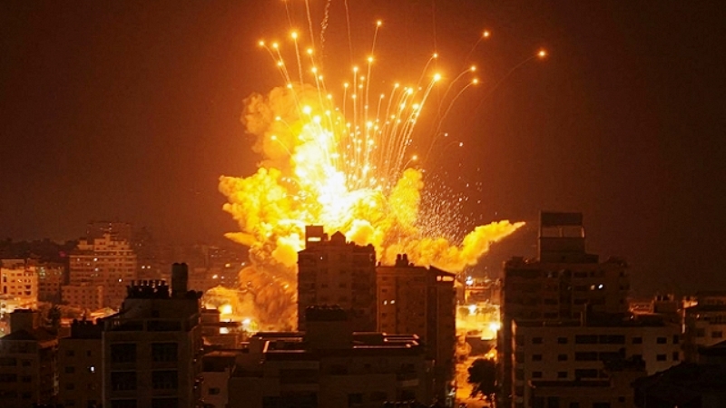 “طوفان الاقصى” في يومها الثالث: اشتباكات في غلاف غزة واسرائيل تستعد لإجتياح