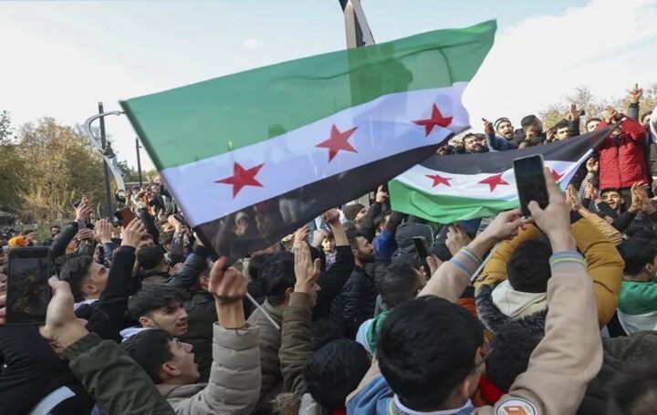 سوريا المُعلّقة: لا فوضى عارمة… ولا ديمقراطيّة قريبة